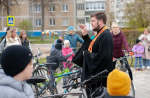 Благочинный Удомельского округа принял участие в муниципальном велопробеге